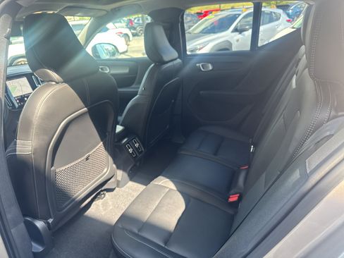 Used 2024 Volvo XC40 B5 Plus w/ Climate Package AWD/4WD image 10
