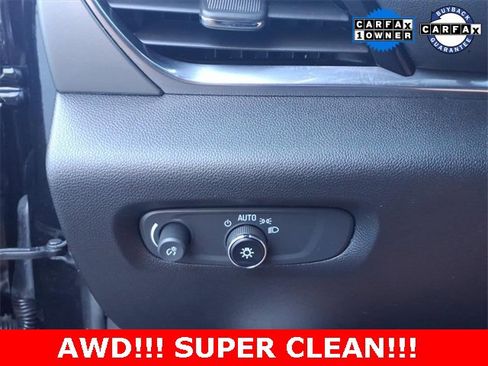 Used 2022 Chevrolet Traverse LT image 15