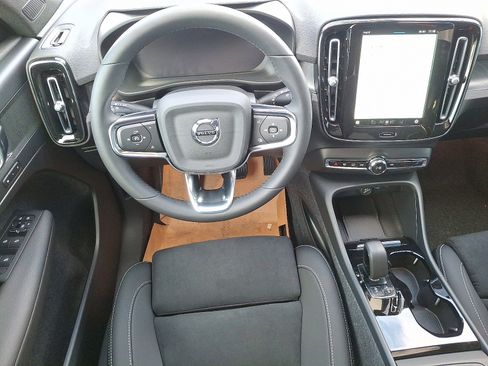 Certified 2024 Volvo C40 P8 Recharge Plus w/ Climate Package image 11