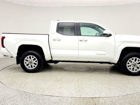 Used 2024 Toyota Tacoma SR5 image 4