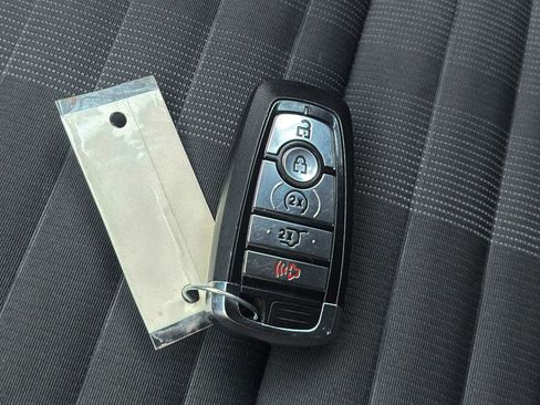 Used 2025 Ford Explorer ST-Line w/ ST-Line Street Pack image 39