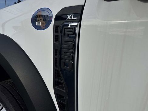 Used 2024 Ford F550 4x4 Regular Cab Super Duty image 5