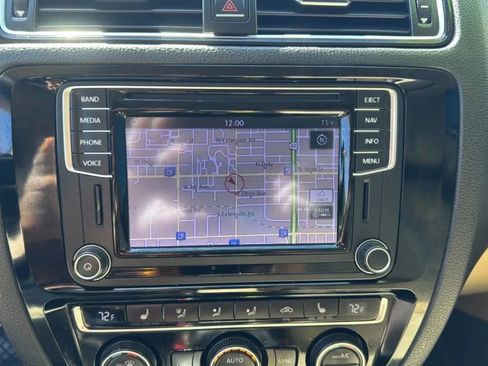 Used 2016 Volkswagen Jetta SEL Premium FWD image 18