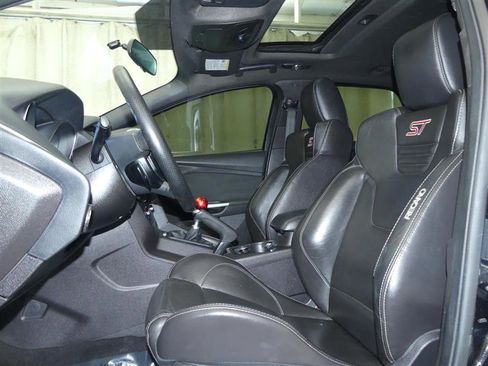 Used 2014 Ford Focus ST w/ Equipment Group 202A image 22