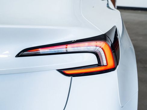 Used 2025 Tesla Model 3 Long Range image 23