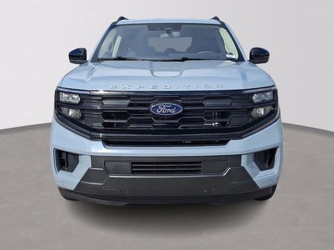 Certified 2025 Ford Expedition Active AWD/4WD image 2