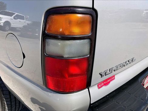Used 2004 GMC Yukon XL SLT w/ Preferred Equipment Group image 19