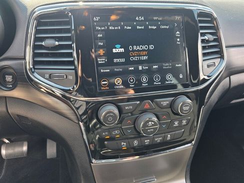 Certified 2022 Jeep Grand Cherokee Laredo E RWD image 22