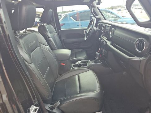 Used 2022 Jeep Wrangler Unlimited Sahara image 5