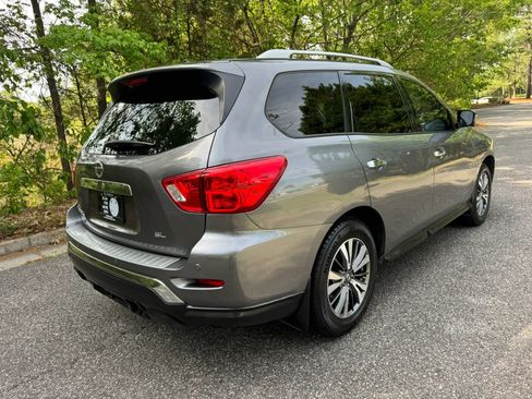 Used 2017 Nissan Pathfinder SL w/ SL Tech Package image 8