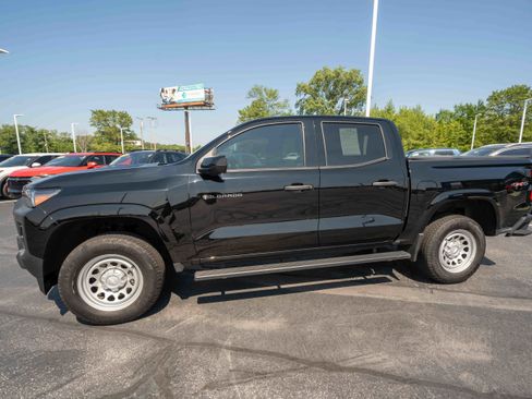 Used 2024 Chevrolet Colorado W/T w/ Safety Package AWD/4WD image 3