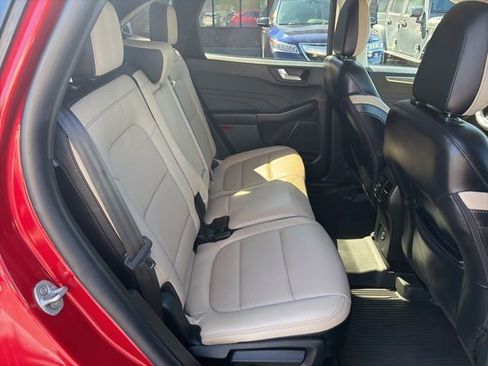 Used 2022 Ford Escape Titanium w/ Class II Trailer Tow Package image 18