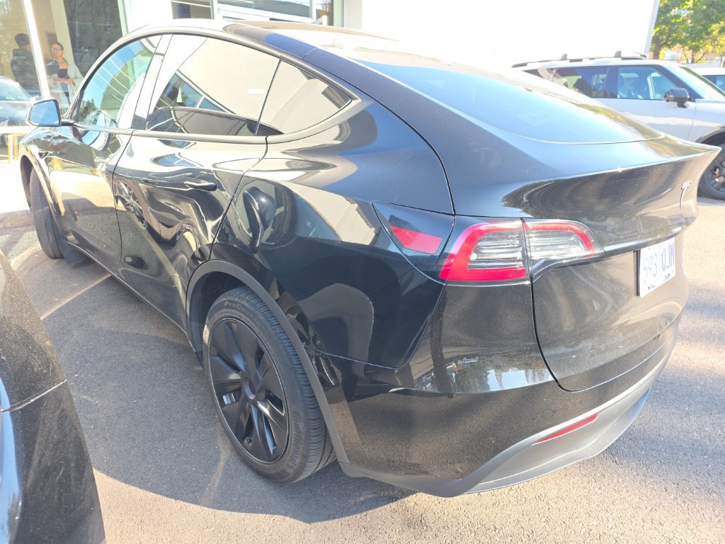 Used 2025 Tesla Model Y Long Range AWD/4WD image 6