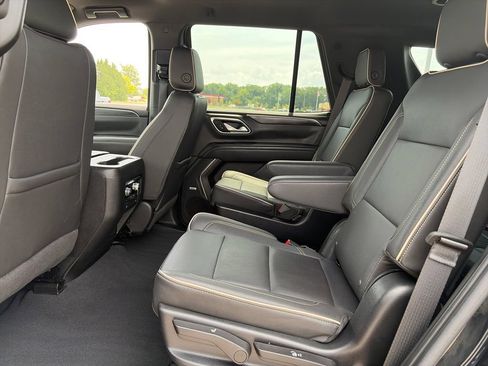 Used 2022 GMC Yukon SLT w/ SLT Luxury Package AWD/4WD image 27
