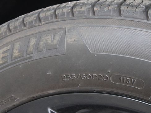 Used 2024 Land Rover Defender 110 S image 93