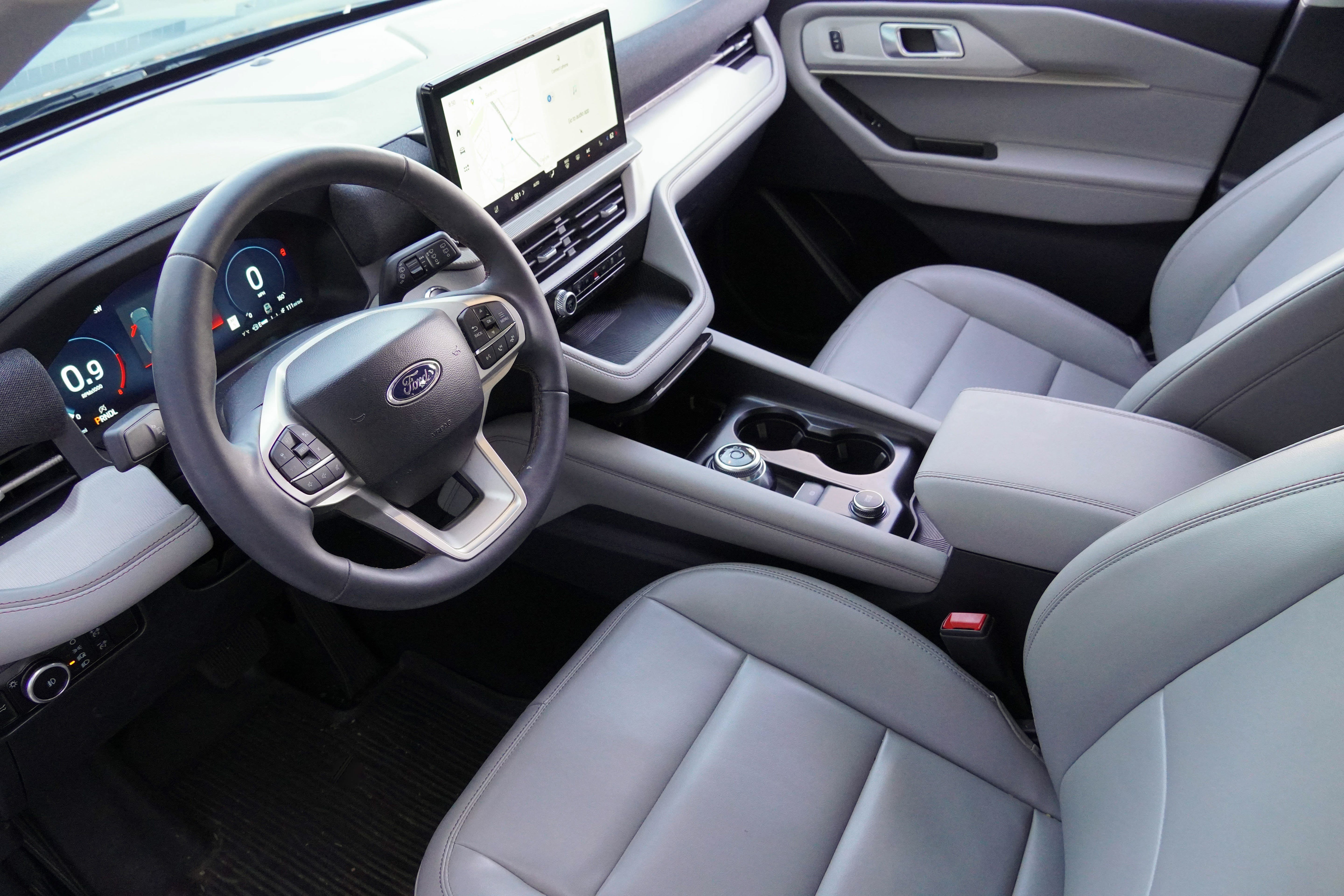 Used 2025 Ford Explorer Active w/ Active Comfort Package RWD image 9