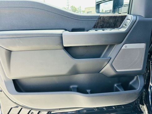 New 2025 Ford F250 Lariat w/ Black Appearance Package image 16