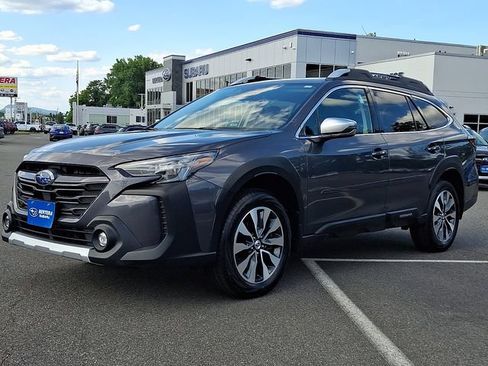 Used 2023 Subaru Outback Touring XT AWD/4WD image 3