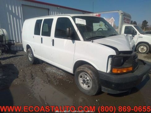 Used 2017 GMC Savana 2500 image 3