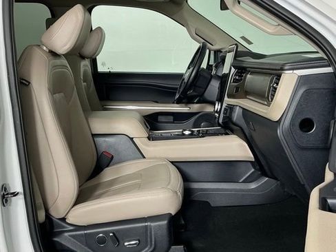 Used 2024 Ford Expedition Max Limited image 31