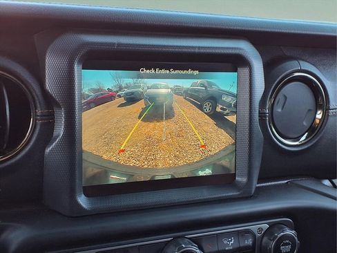 Used 2023 Jeep Wrangler Altitude image 13