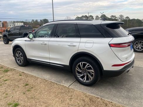 Used 2025 Lincoln Corsair FWD w/ Equipment Group 101A image 5