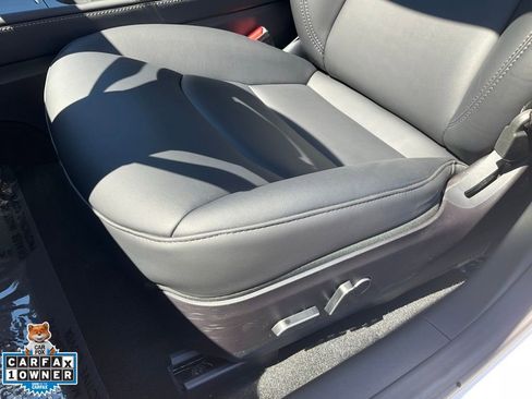 Used 2023 Tesla Model 3 Standard Range image 16