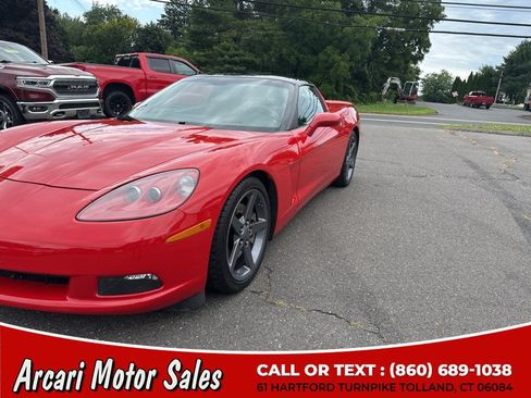 Used 2005 Chevrolet Corvette Coupe w/ Preferred Equipment Group RWD image 9