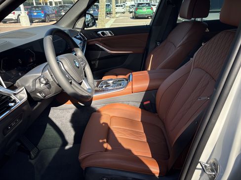 Used 2026 BMW X5 xDrive40i AWD/4WD image 16