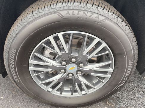 Used 2025 Chevrolet Traverse LT FWD image 31