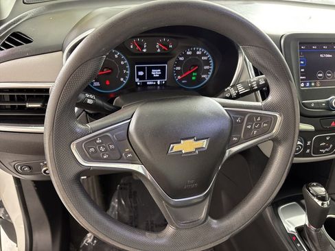Used 2020 Chevrolet Equinox LS FWD image 27