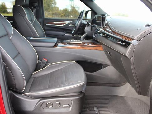 Used 2023 Cadillac Escalade Premium Luxury w/ Performance Package image 18