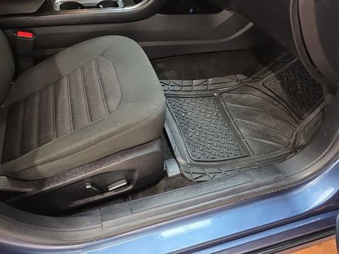 Used 2018 Ford Fusion SE image 11