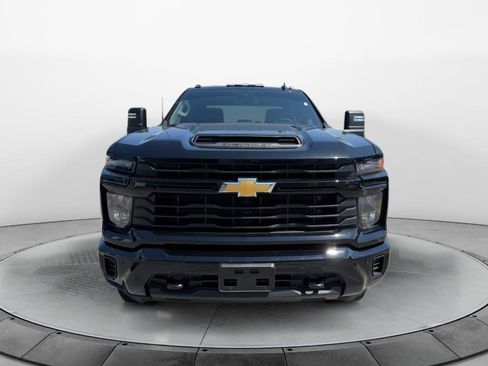 Used 2025 Chevrolet Silverado 2500 Custom w/ Custom Value Package AWD/4WD image 7