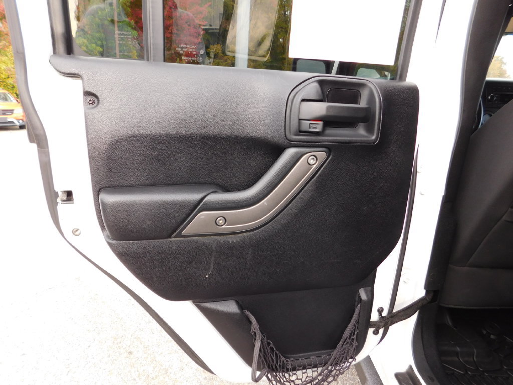 Used 2015 Jeep Wrangler Unlimited Sport w/ Quick Order Package 24S AWD/4WD image 13