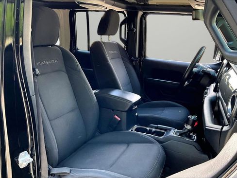 Certified 2022 Jeep Wrangler Unlimited Sahara w/ Cold Weather Group AWD/4WD image 23