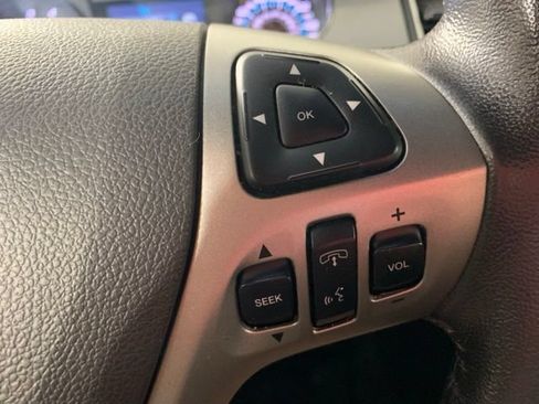 Used 2018 Ford Taurus SEL FWD image 27