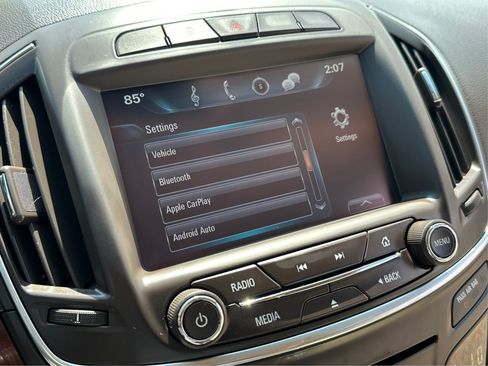 Used 2017 Buick Regal AWD image 16