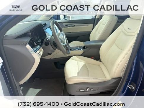 Certified 2024 Cadillac XT5 Premium Luxury w/ LPO, Floor Liner Package AWD/4WD image 15