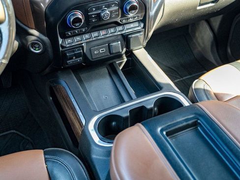 Used 2020 Chevrolet Silverado 1500 High Country w/ Technology Package image 24