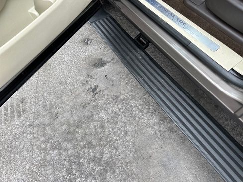 Used 2014 Cadillac Escalade Platinum image 36