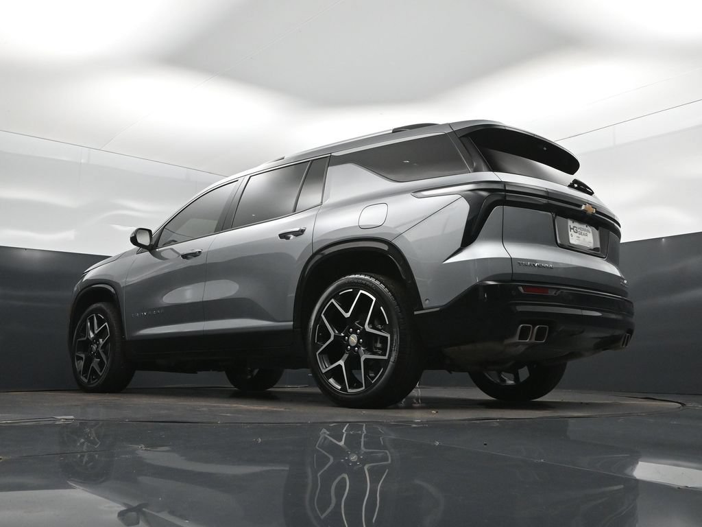Used 2025 Chevrolet Traverse High Country w/ LPO, Floor Liner Package FWD image 39