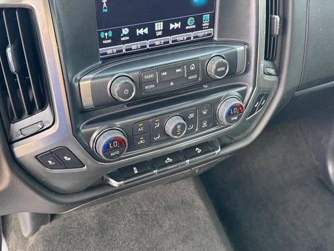 Used 2018 Chevrolet Silverado 1500 LT w/ All Star Edition AWD/4WD image 26