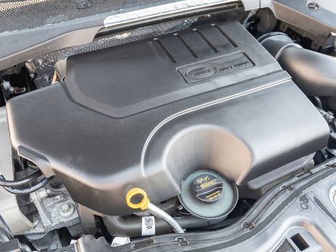 Certified 2025 Land Rover Discovery Sport Dynamic SE AWD/4WD image 37