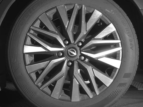 Used 2025 Nissan Altima 2.5 SV image 14