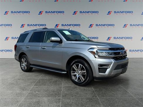 Used 2023 Ford Expedition Limited image 7