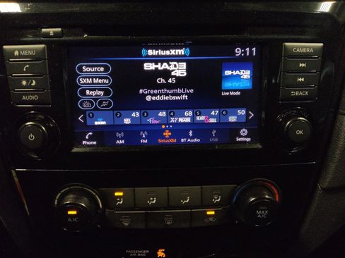 Used 2019 Nissan Rogue S FWD image 25