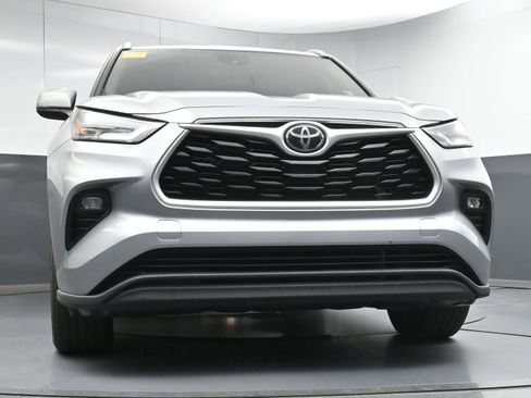 Used 2022 Toyota Highlander XLE image 24