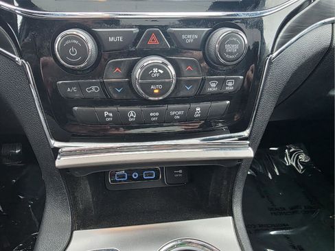 Used 2019 Jeep Grand Cherokee Limited w/ Luxury Group II image 22