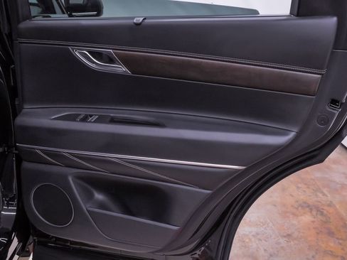 Certified 2024 Genesis GV80 3.5T image 29